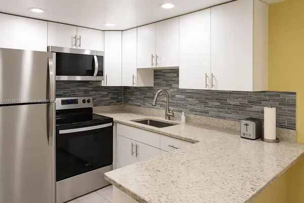 5771 Washington St #H1, Hollywood, FL 33023