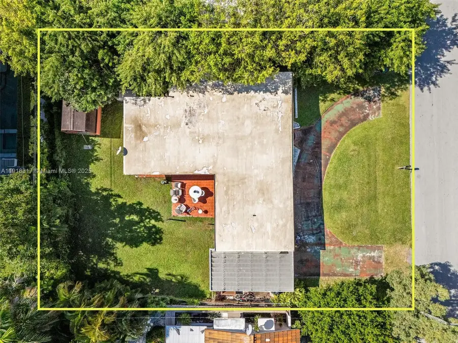 242 189th St, Sunny Isles Beach, FL 33160 - #3
