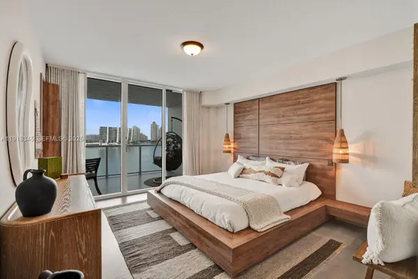 18100 N Bay Rd #909, Sunny Isles Beach, FL 33160