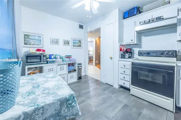 4751 NW 21st St #210, Lauderhill, FL 33313