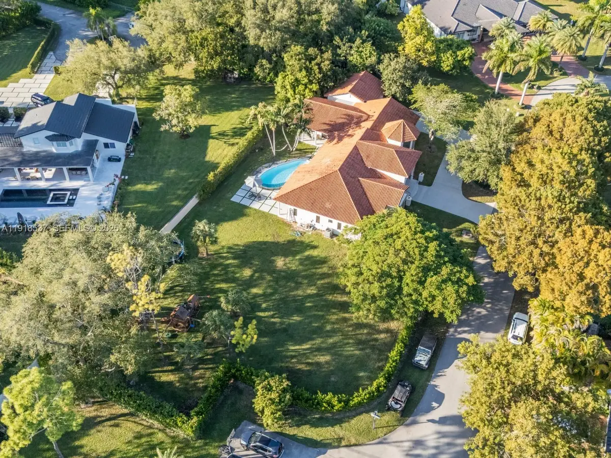 18326 SW 83rd Pl, Palmetto Bay, FL 33157 - Image #1