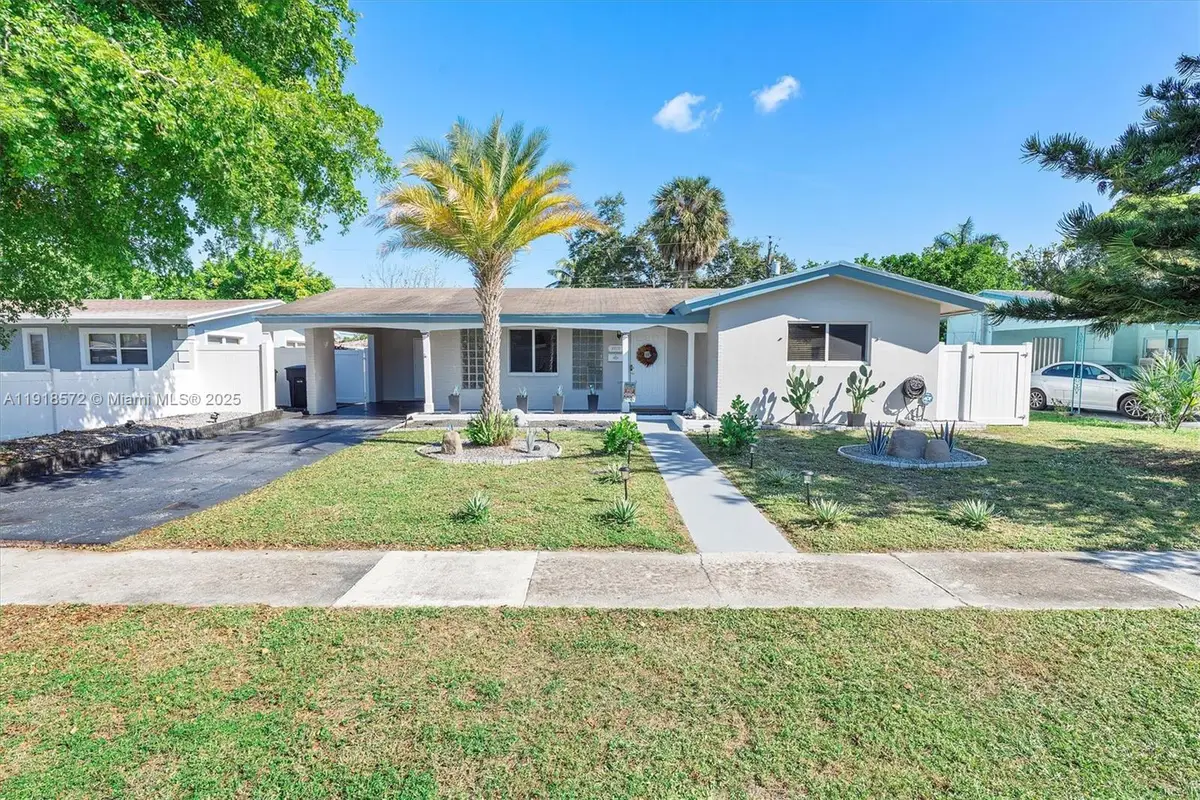 2012 NW 11th Ave, Fort Lauderdale, FL 33311 - Image #1