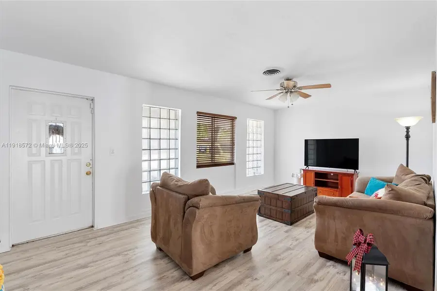 2012 NW 11th Ave, Fort Lauderdale, FL 33311 - Image #3