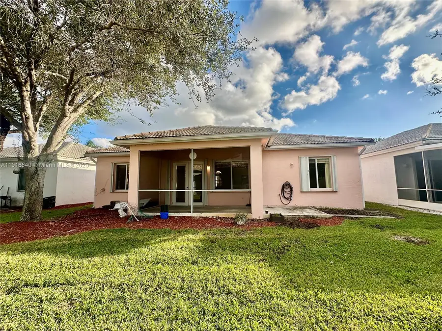 2635 SE 5th Ct, Homestead, FL 33033 - Image #2