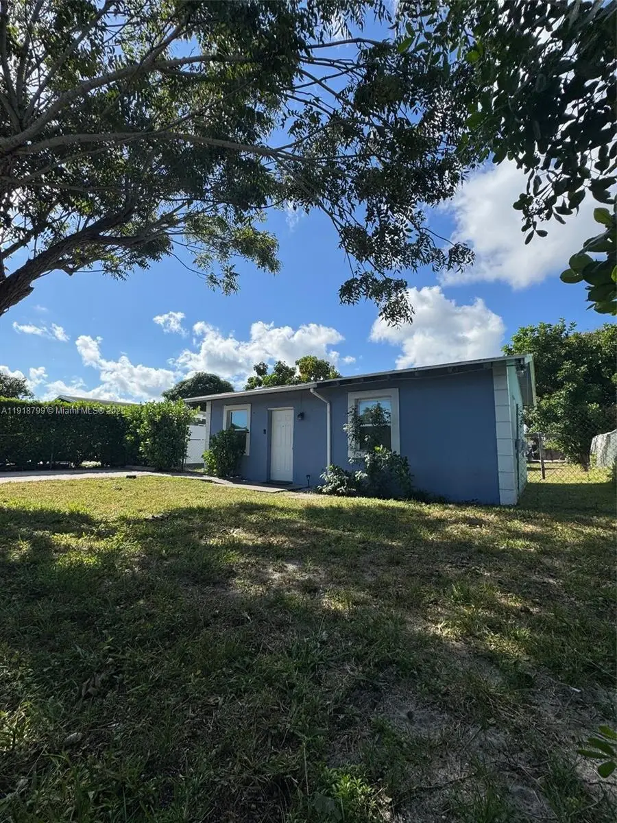 218 SW 11th Ave, Delray Beach, FL 33444 - Image #2