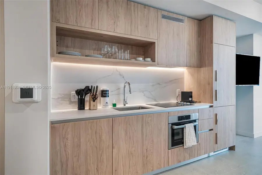 11 NE 6th Street #2206, Miami, FL 33132 - Image #3