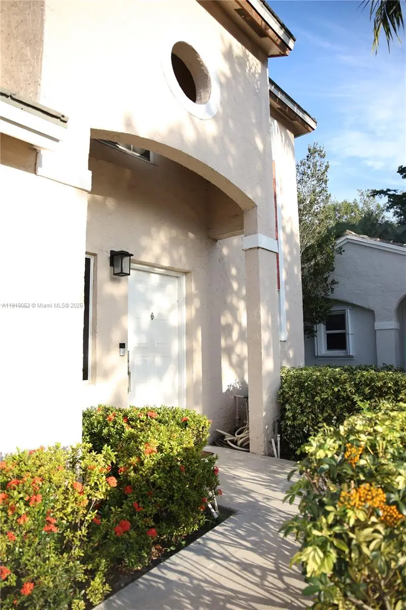 9828 NW 2nd St, Plantation, FL 33324 - Image #3