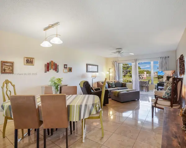 9401 Sunrise Lakes Blvd #302, Sunrise, FL 33322
