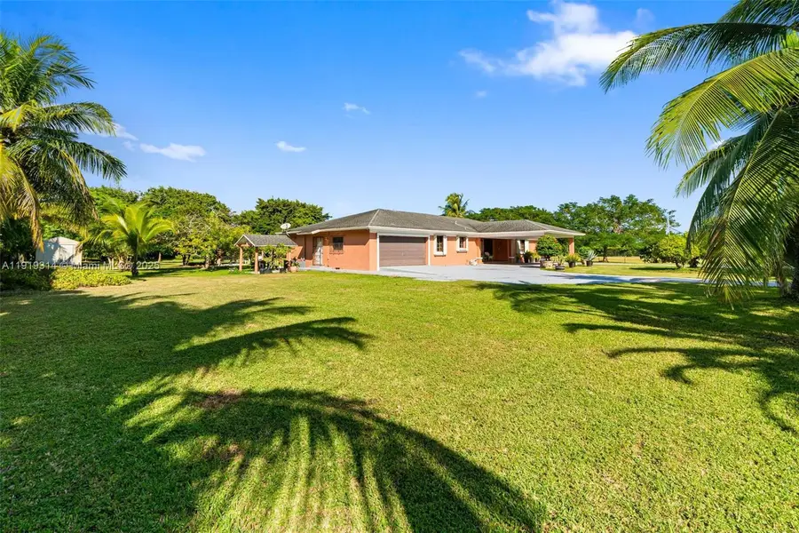 19511 SW 214th St, Miami, FL 33187 - #3