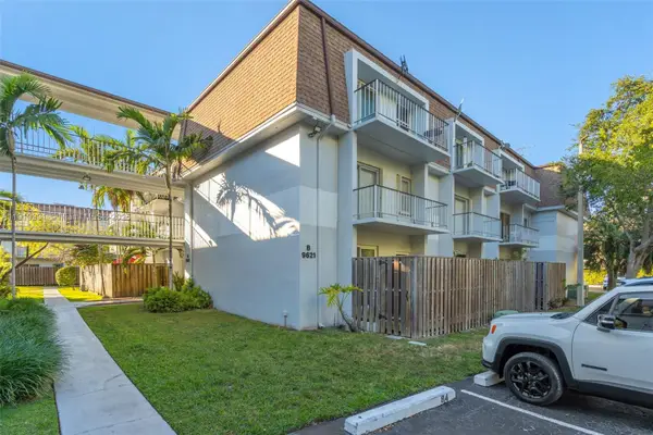 9621 SW 77th Ave #204B, Miami, FL 33156