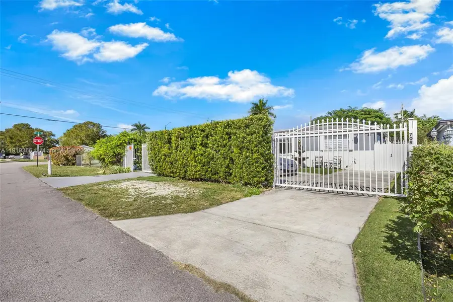 709 NW 14th St, Homestead, FL 33030 - Image #2