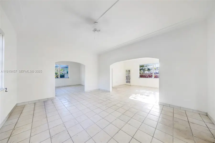 297 Eucalyptus Dr, Hialeah, FL 33010 - Image #3