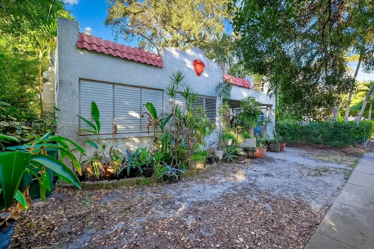 135 NE 43rd St, Miami, FL 33137 - Image #1