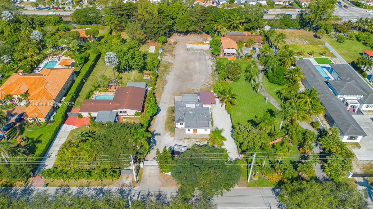 12265 SW 43rd St, Miami, FL 33175 - Image #1