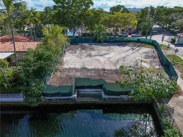 1805 Ixora Rd, North Miami, FL 33181