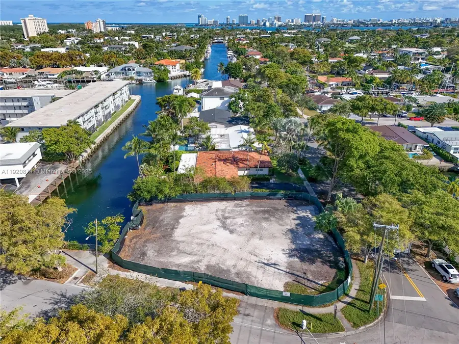 1805 Ixora Rd, North Miami, FL 33181 - Image #2