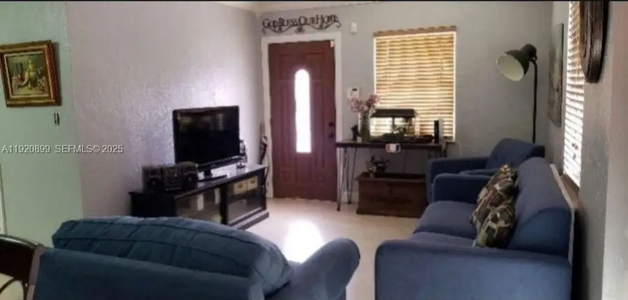 621 E 39th St, Hialeah, FL 33013 - #2