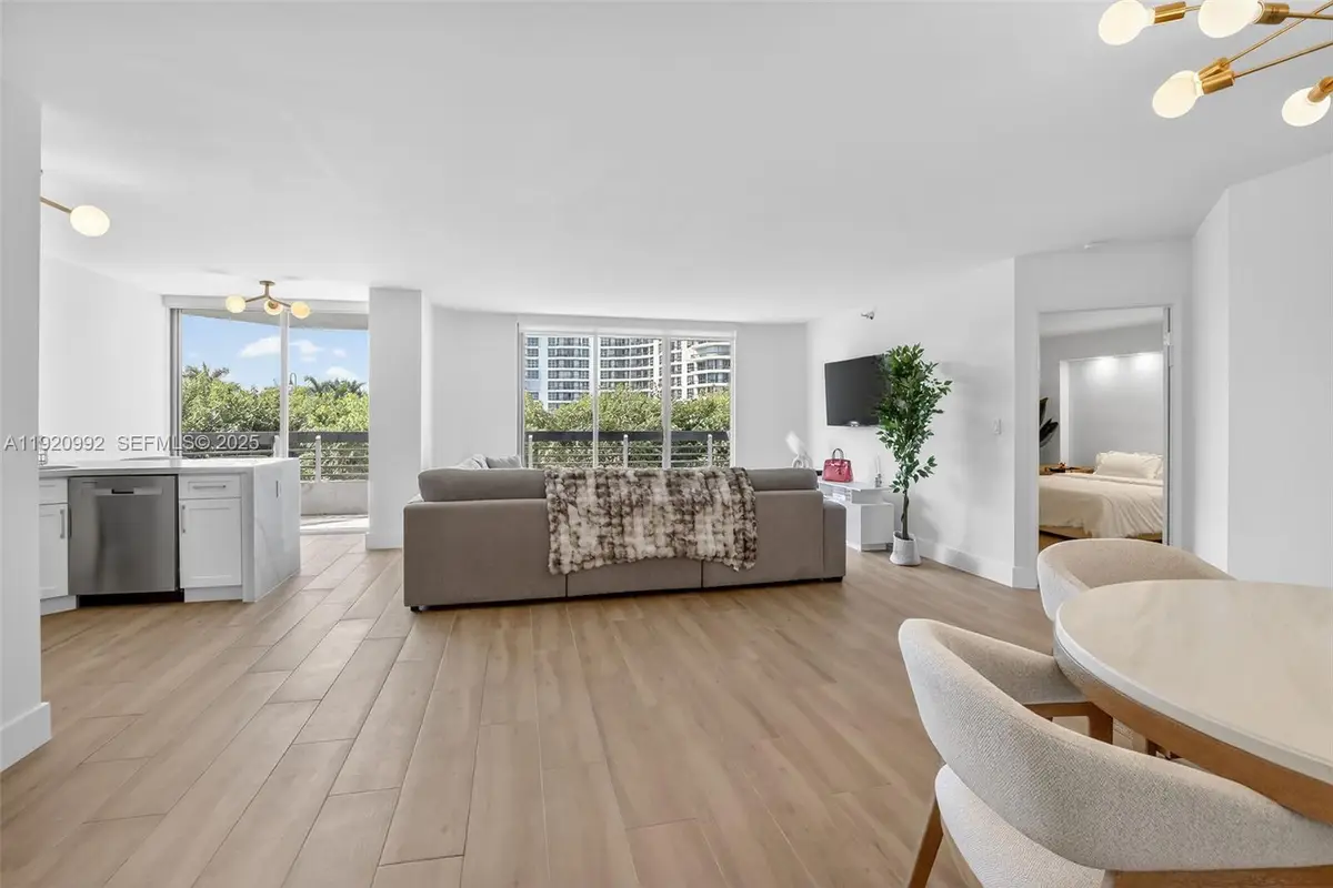 19101 NE Mystic Pointe Dr #402, Aventura, FL 33180 - Image #1