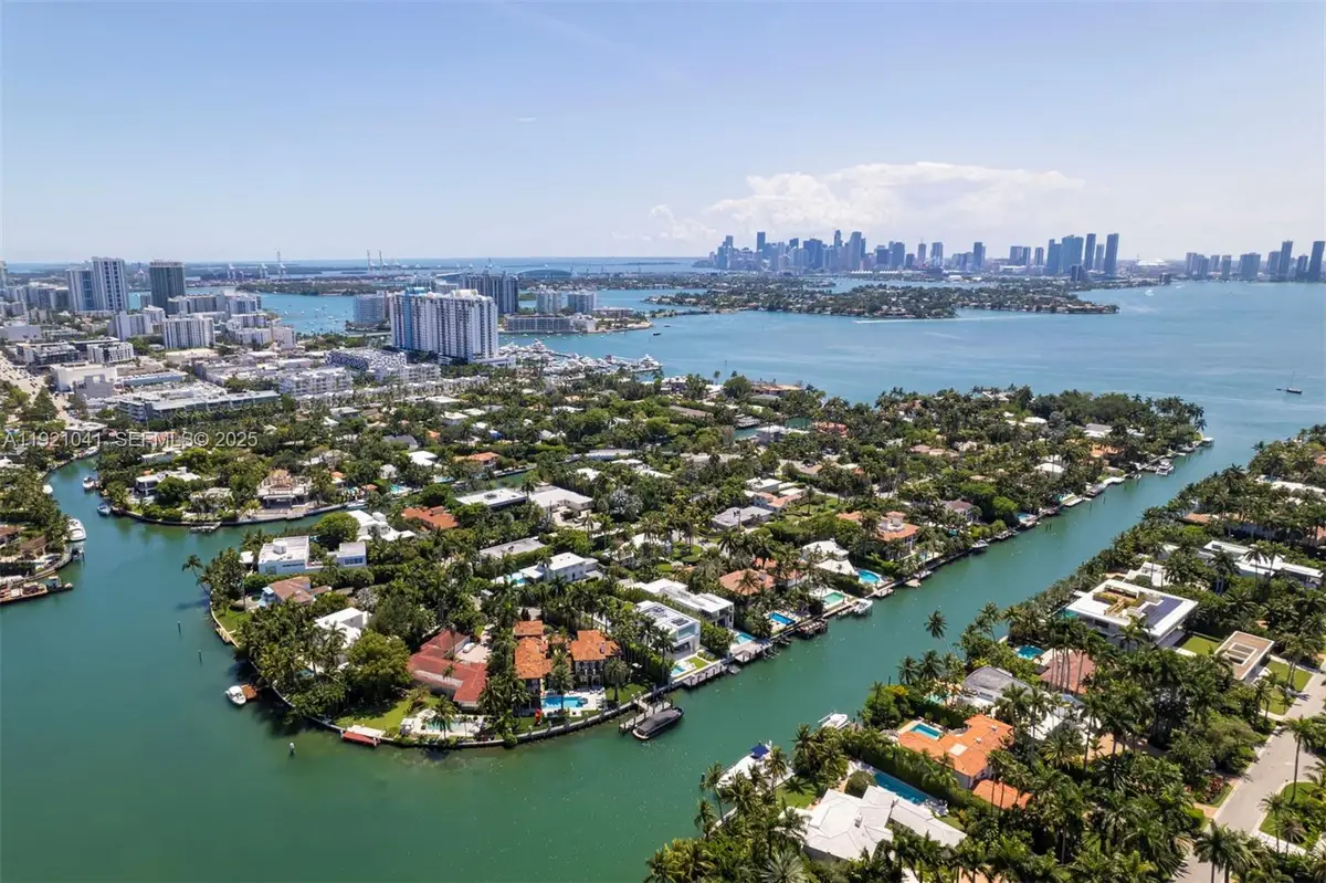 1520 W 22nd St, Miami Beach, FL 33140 - Image #1