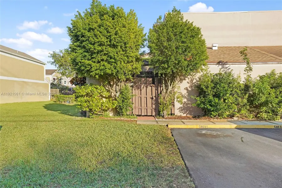 12393 NW 12th Ct, Pembroke Pines, FL 33026 - Image #2