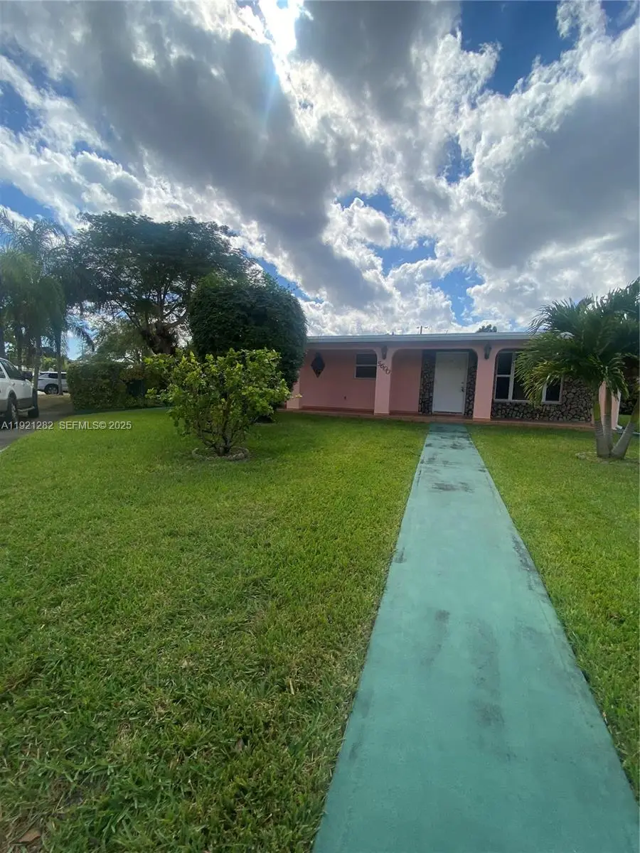 5600 SW 112th Ct, Miami, FL 33173 - Image #1