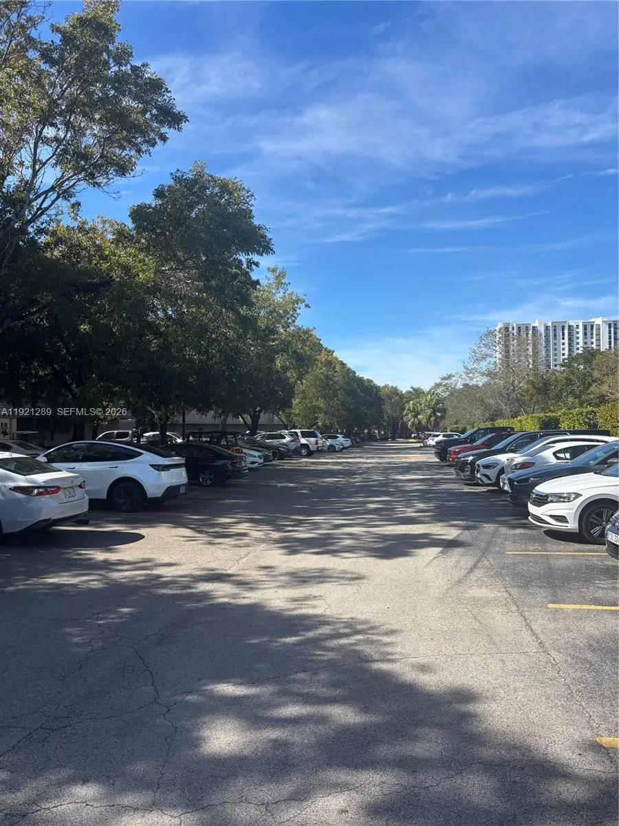 8290 Lake Dr #528, Doral, FL 33166 - Image #2