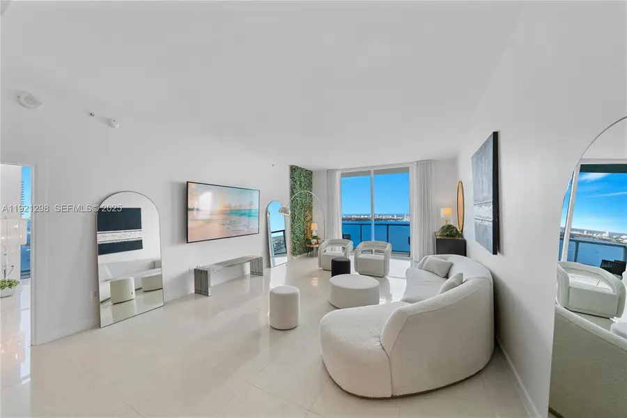 1900 N Bayshore Dr #PH 4902, Miami, FL 33132 - Image #2