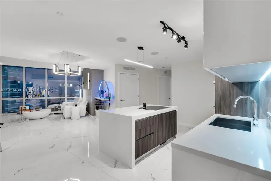 851 NE 1st Ave #4009, Miami, FL 33132 - Image #3