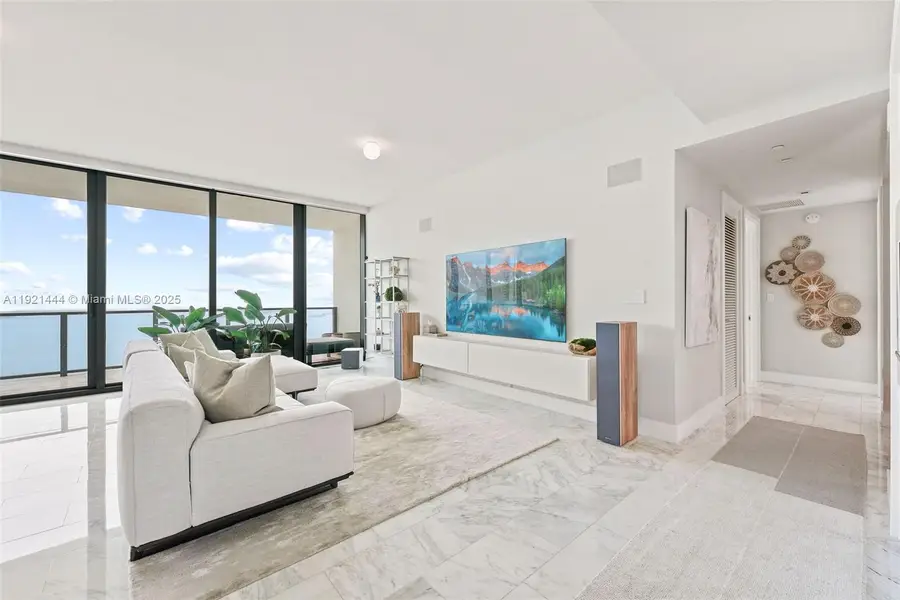 1451 Brickell Ave #2802, Miami, FL 33131 - Image #2