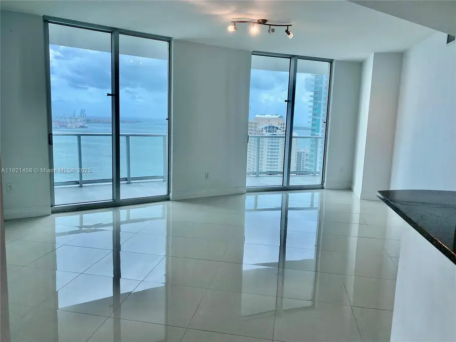 300 S Biscayne Blvd #2710, Miami, FL 33131 - Image #3