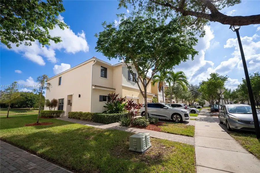 401 NE 194th Ln, Miami, FL 33179 - Image #2