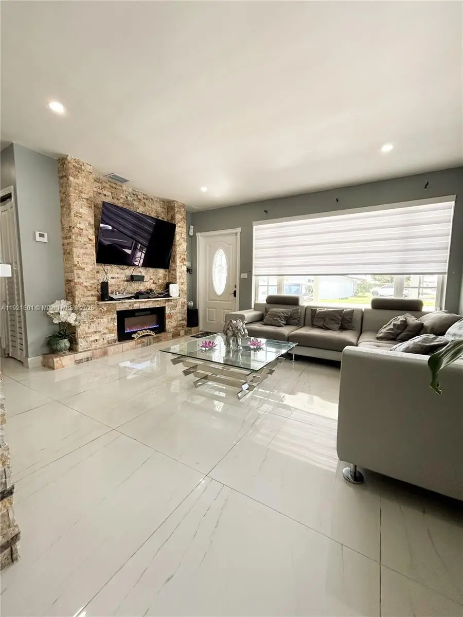 937 W 48th St, Hialeah, FL 33012 - Image #3