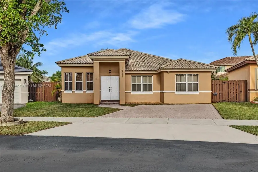 16283 SW 83rd St, Miami, FL 33193 - Image #2