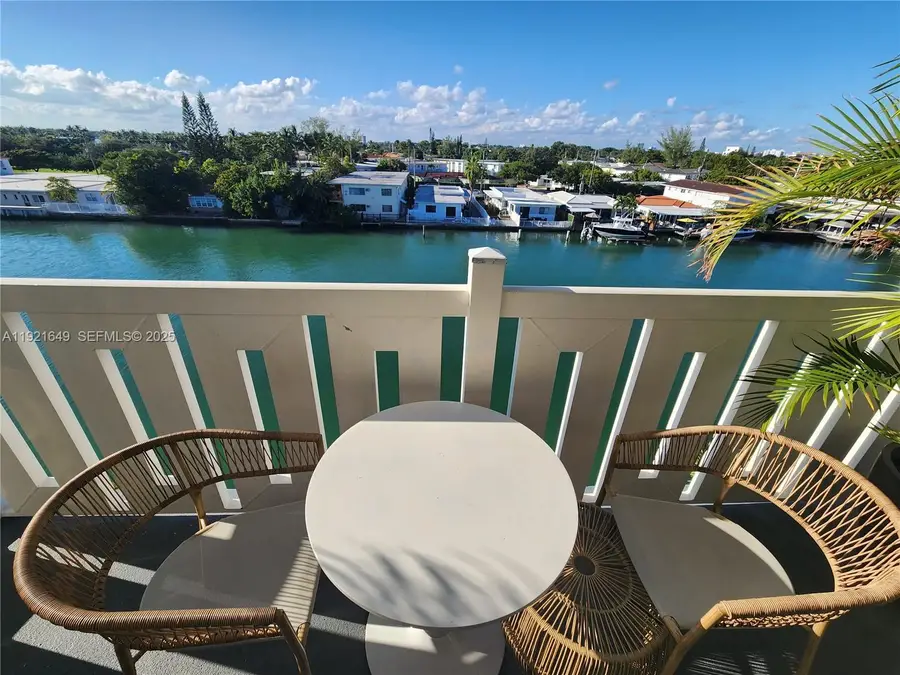 7900 Tatum Waterway Dr #506, Miami Beach, FL 33141 - Image #2