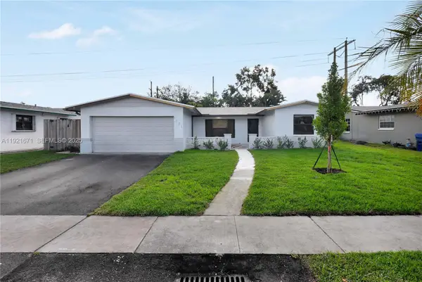 1771 NW 93rd Ave, Pembroke Pines, FL 33024