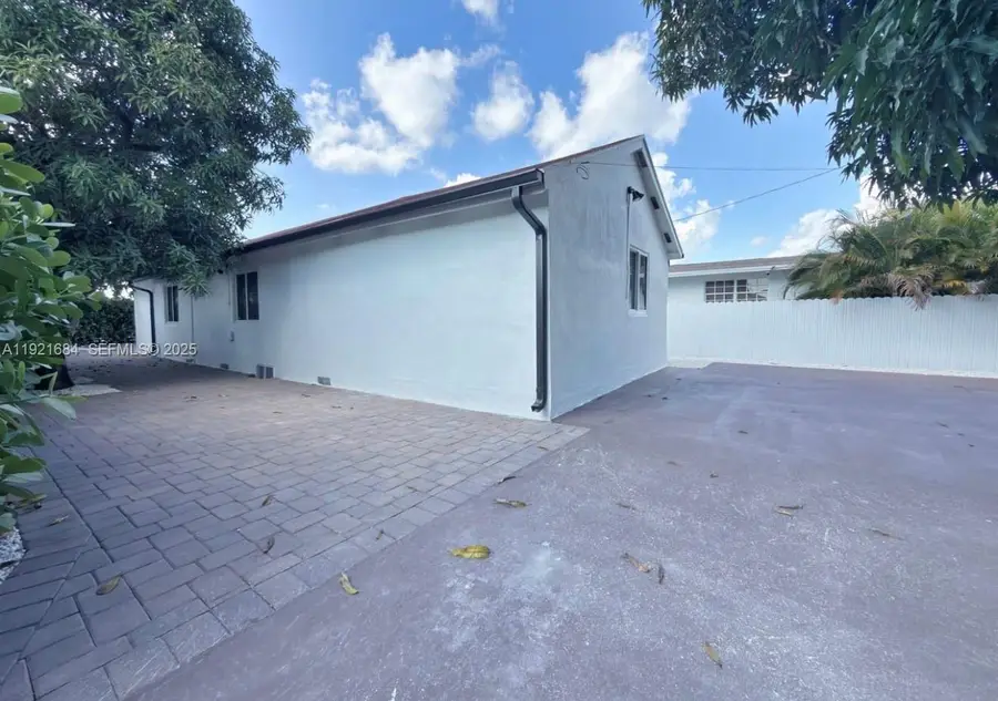 2845 SW 67th Ave, Miami, FL 33155 - Image #2