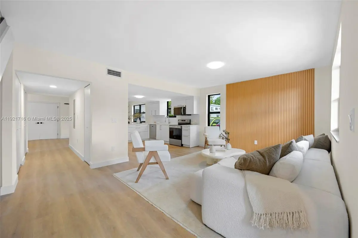 7994 Crespi Blvd, Miami Beach, FL 33141 - Image #1