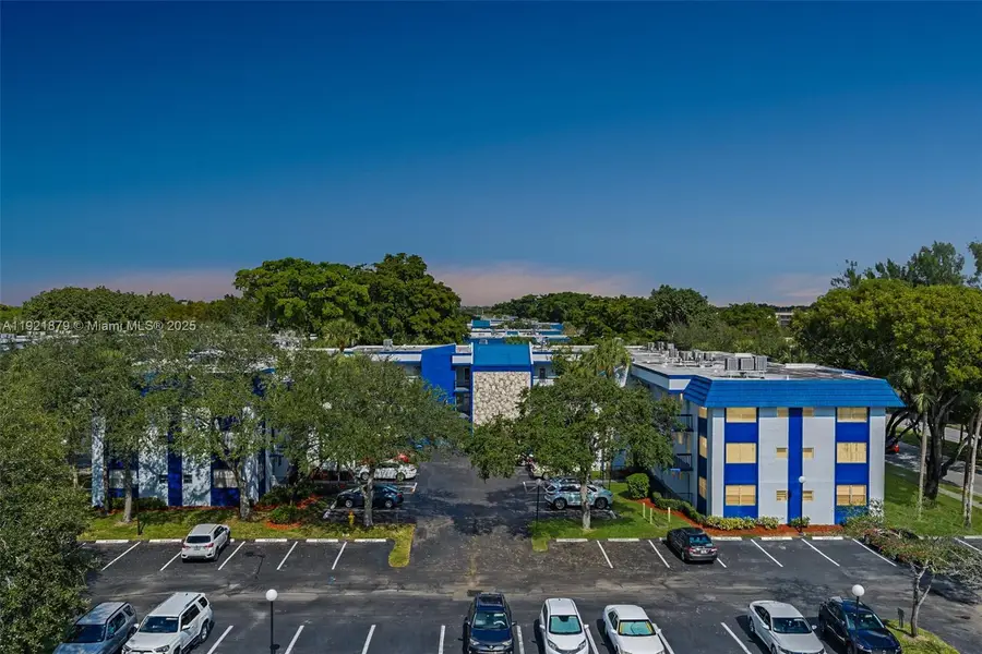 3140 Holiday Springs Blvd #9-102, Margate, FL 33063 - Image #3