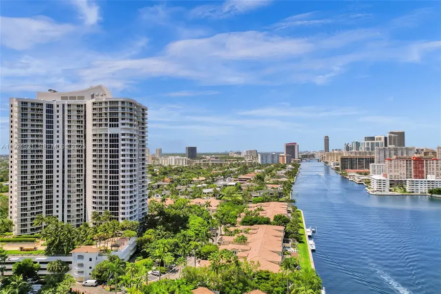 21200 The Point #403, Aventura, FL 33180 - Image #3