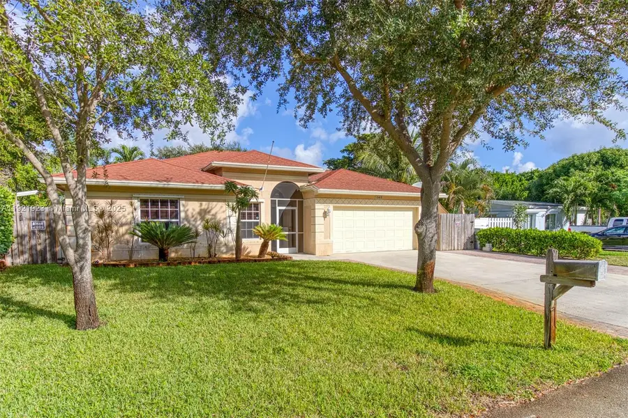 1383 NE 27th St, Pompano Beach, FL 33064 - Image #3