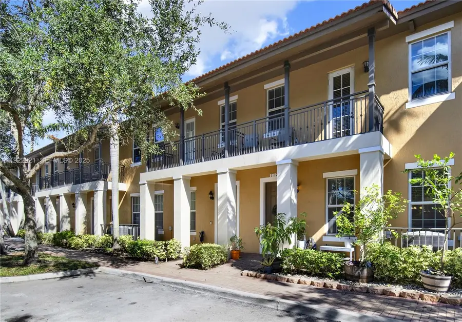 1121 SW 147th Ter, Pembroke Pines, FL 33027 - Image #2