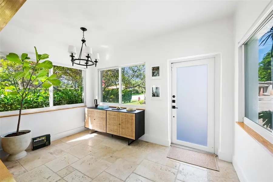 520 SW 12th Ct, Fort Lauderdale, FL 33315 - Image #2