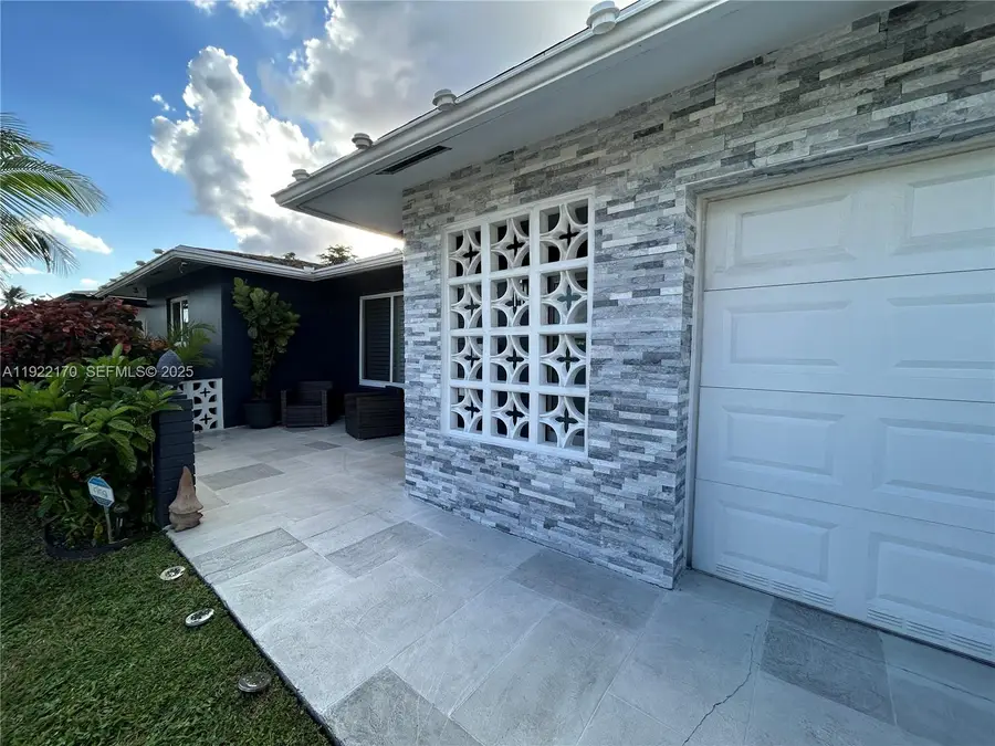 4905 NW 49th Rd, Tamarac, FL 33319 - Image #2