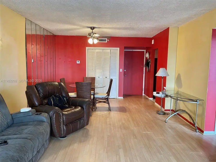 4001 Hillcrest Dr #609, Hollywood, FL 33021 - Image #3