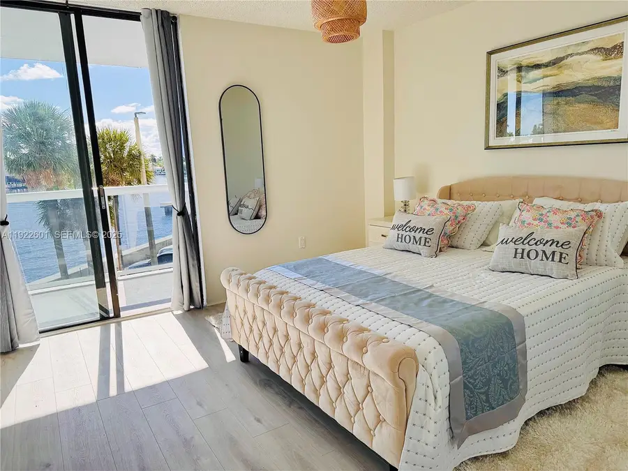 20515 E Country Club Dr #245, Aventura, FL 33180 - Image #3