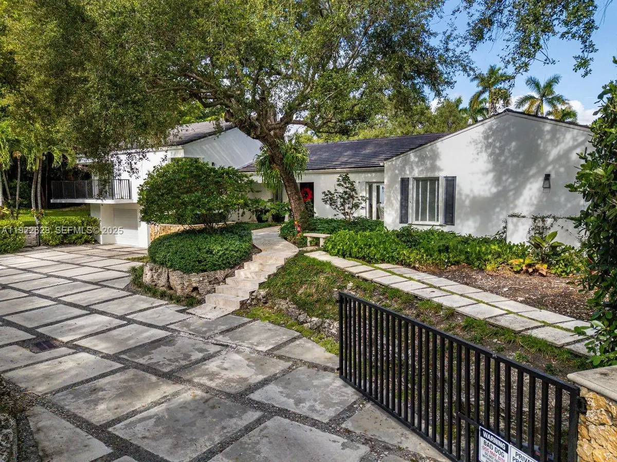 7000 Robles St, Coral Gables, FL 33143 - Image #1