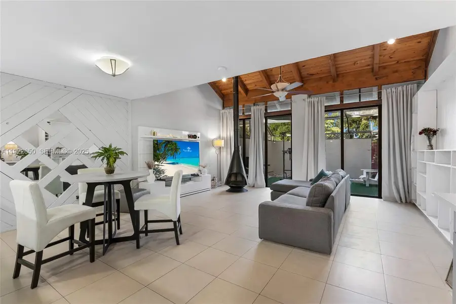 10911 Cedar Ln, Pembroke Pines, FL 33026 - Image #3