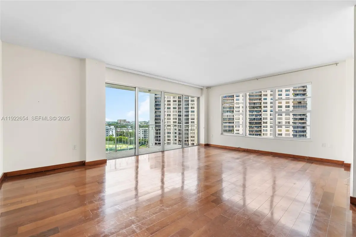 11111 Biscayne Blvd #10H, Miami, FL 33181 - Image #1