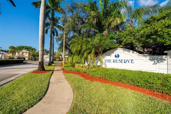 17082 NW 11th St, Pembroke Pines, FL 33028