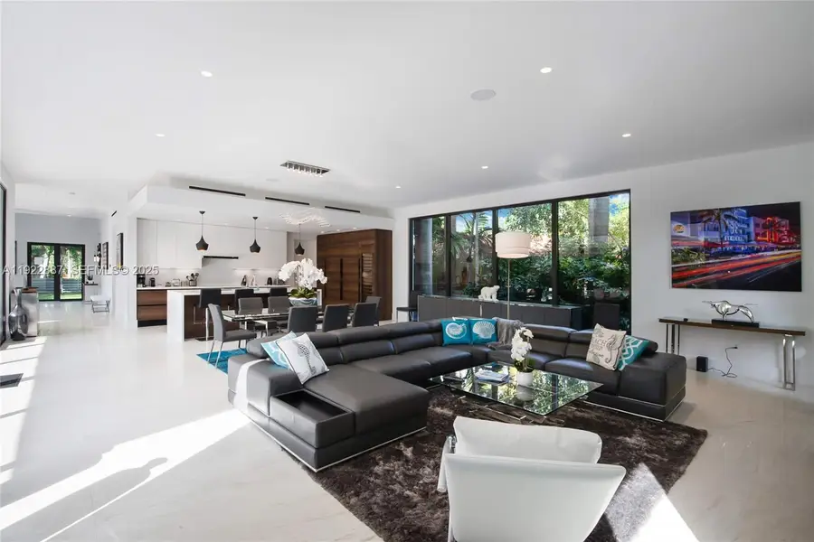 7501 Coquina Dr, North Bay Village, FL 33141 - Image #3